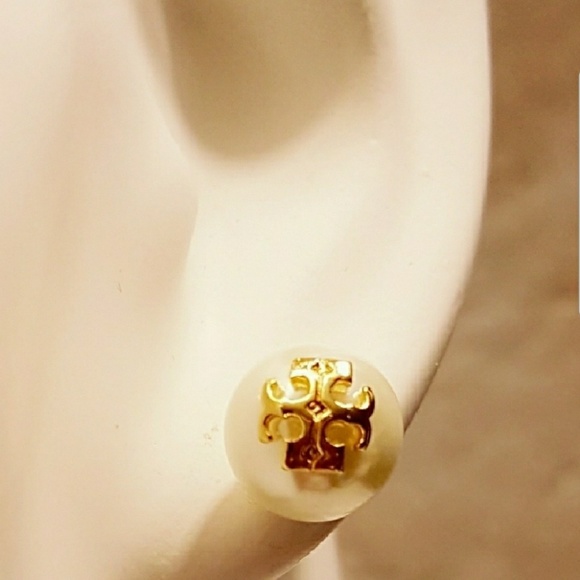 Tory Burch Evie Pearl Stud Earrings - Picture 2 of 4